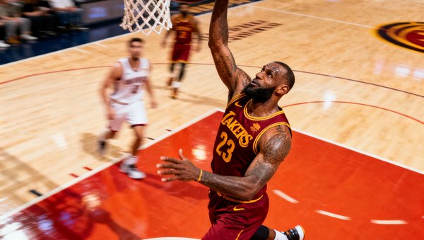 NBA詹姆斯单骑闯关个人高光剪辑，包含战斧劈扣